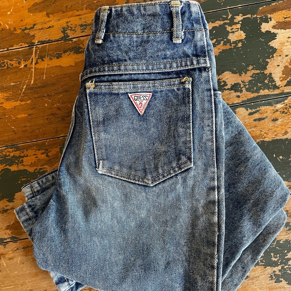 Vintage 80s / 90s Georges Marciano for GUESS button fly acid wash jean. size 28